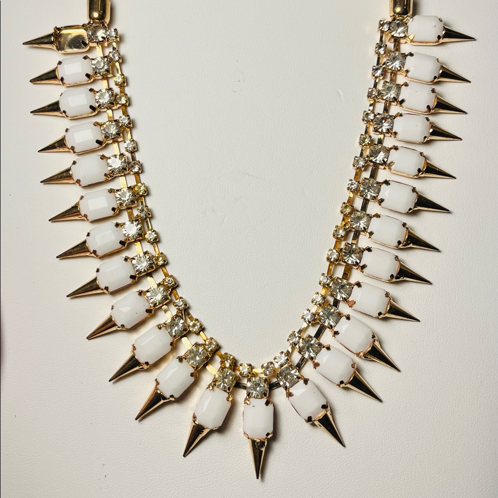 Nwt Fashion Necklace 6$